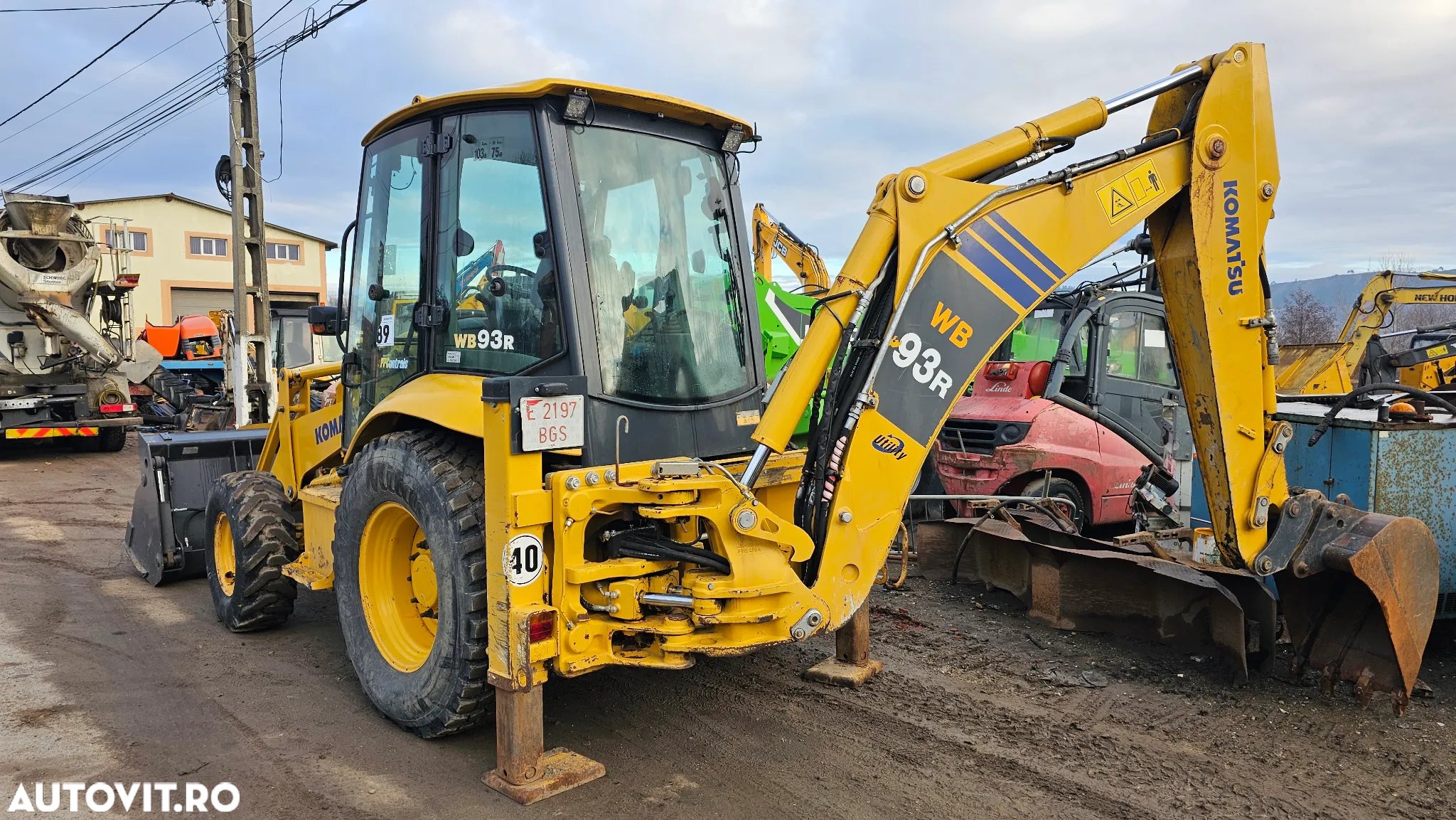 Komatsu WB 93 R Buldoexcavator - 4