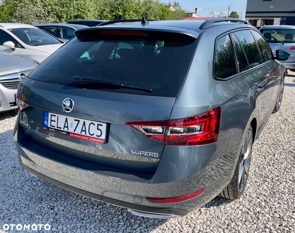 Skoda Superb 2.0 TDI DSG Sportline - 7