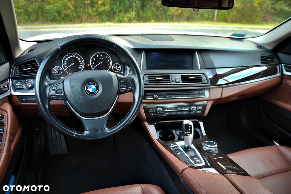 BMW Seria 5 528i - 13