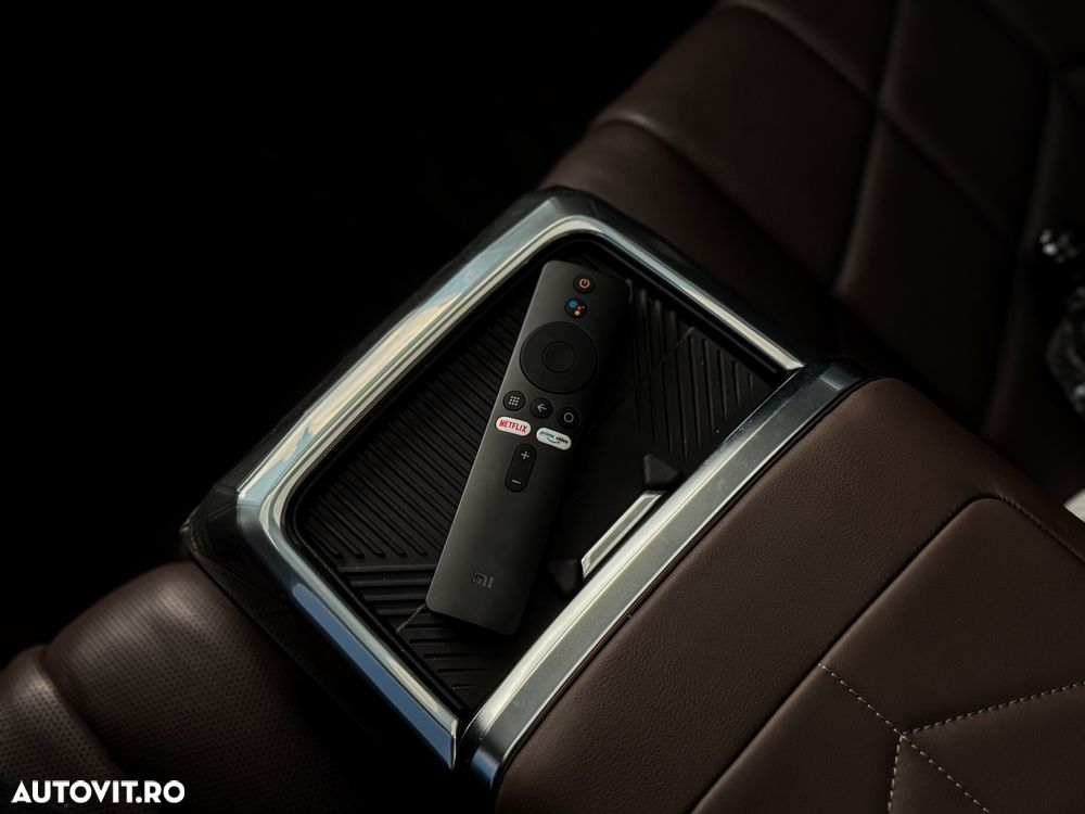BMW M7 M760e xDrive - 33