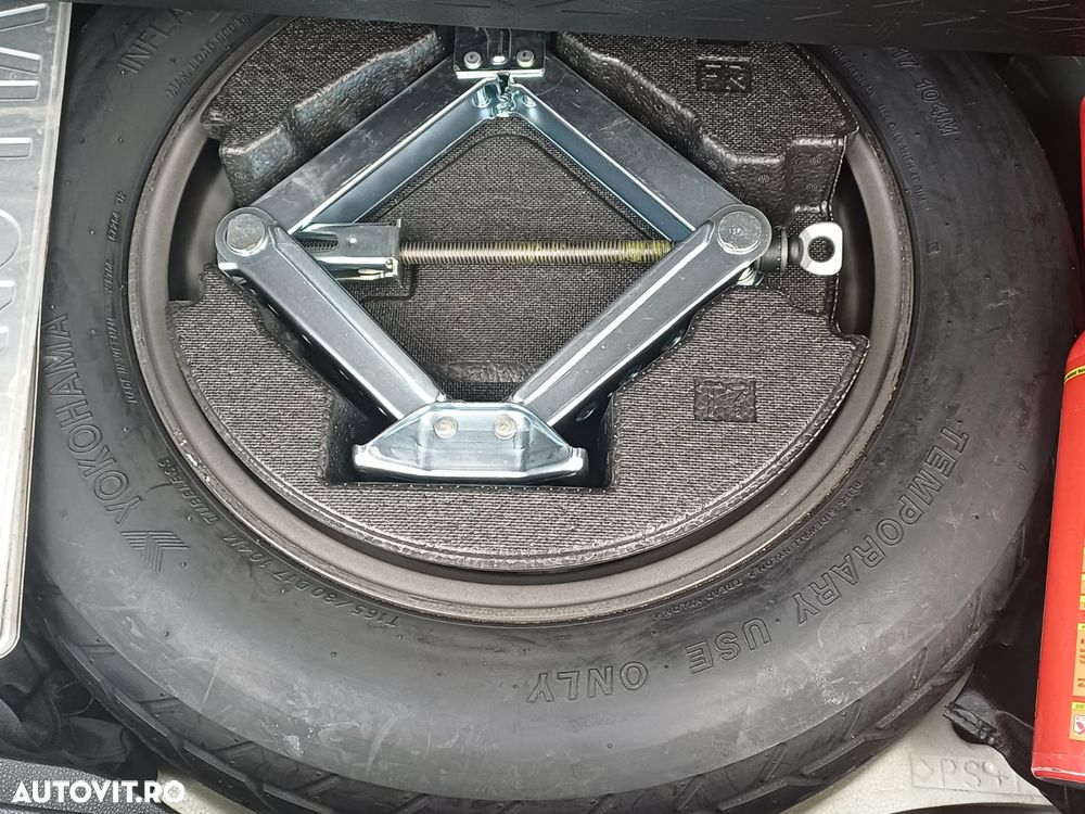 Toyota RAV4 2.5 Hybrid VVT-iE 4x4 Luxury - 8