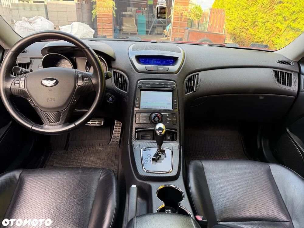 Hyundai Genesis - 12