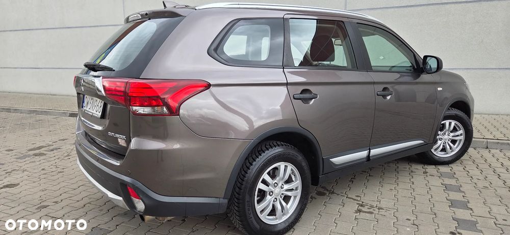 Mitsubishi Outlander 2.0 2WD Diamant Edition - 10