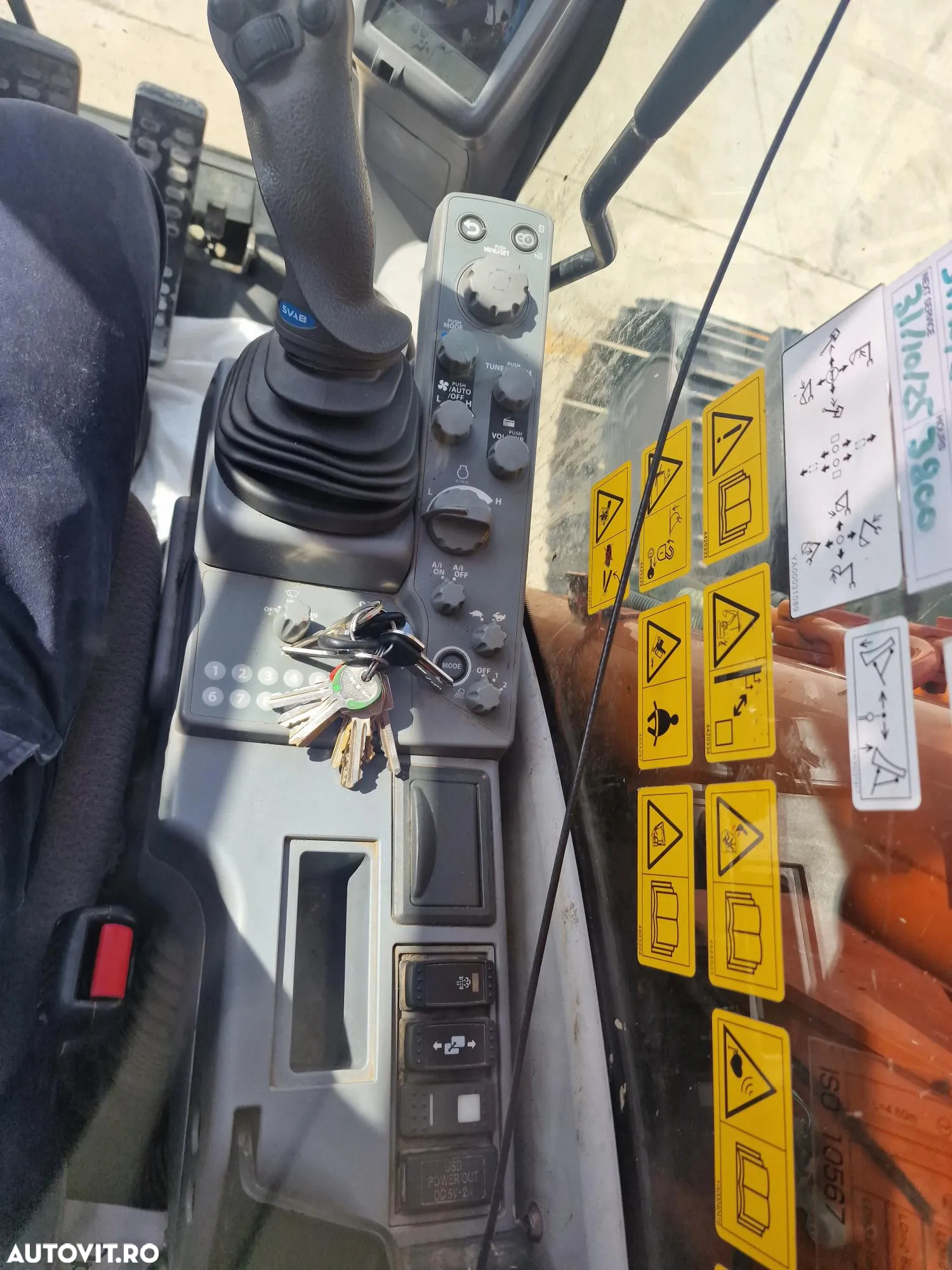 Hitachi ZX135-3.552h, 2020, LAMA NIVELARE, COMPACT in gabarit, CUPLA RAPIDA hidraulica, Int picon, Inst hidr rotire atasamente, Masa operationala 15,7t, ad sapare 6m, Ridica tevi 8,5t, camera spate si 2 laterale, consum 9l/h, sist antifurt, PROMOTIE 86900eur - 10