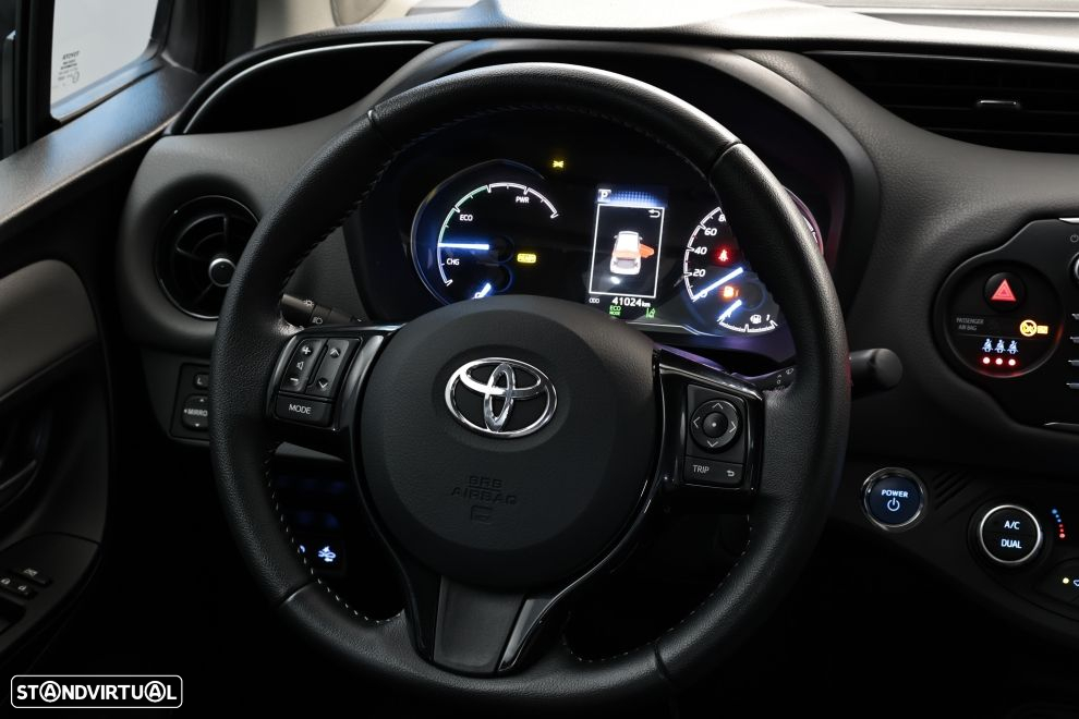 Toyota Yaris 1.5 HSD Comfort - 17