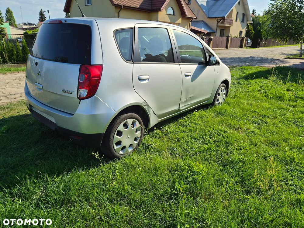 Mitsubishi Colt - 11