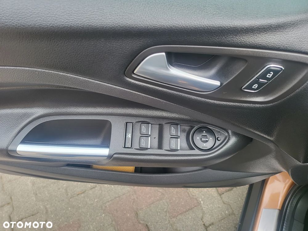 Ford Kuga 2.0 TDCi 4x4 Titanium - 25