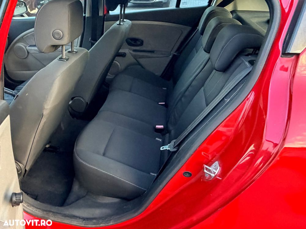 Renault Megane 1.5 dCi Expression - 9