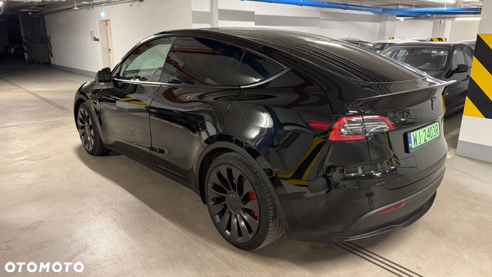 Tesla Model Y Performance AWD - 7