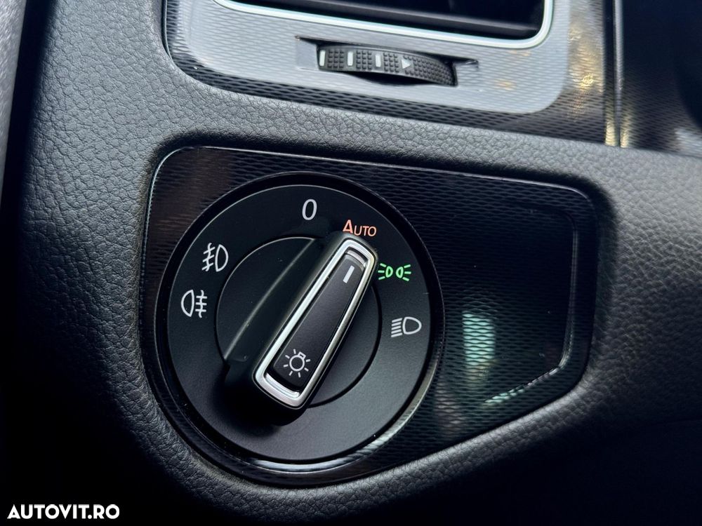 Volkswagen Golf - 12