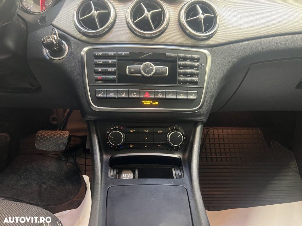 Mercedes-Benz GLA - 16