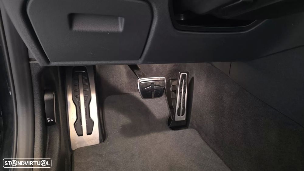 BMW 420 d Pack Desportivo M Auto - 36