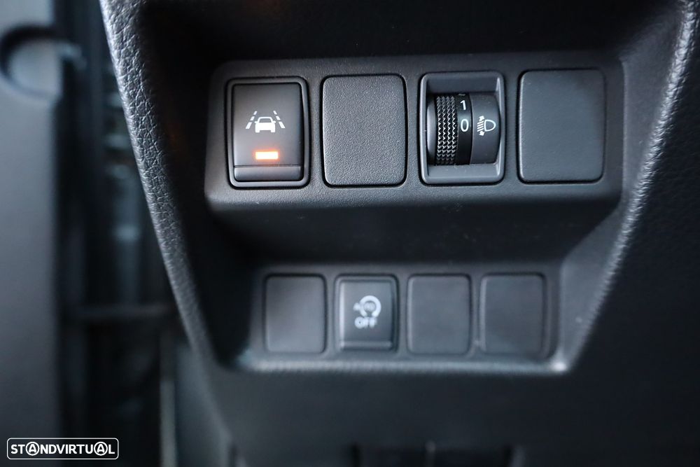 Nissan Qashqai 1.5 dCi N-Connecta J18 - 32