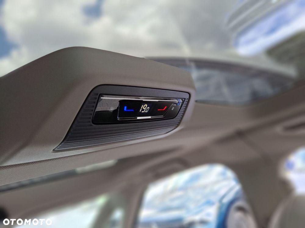 Volkswagen Multivan - 19