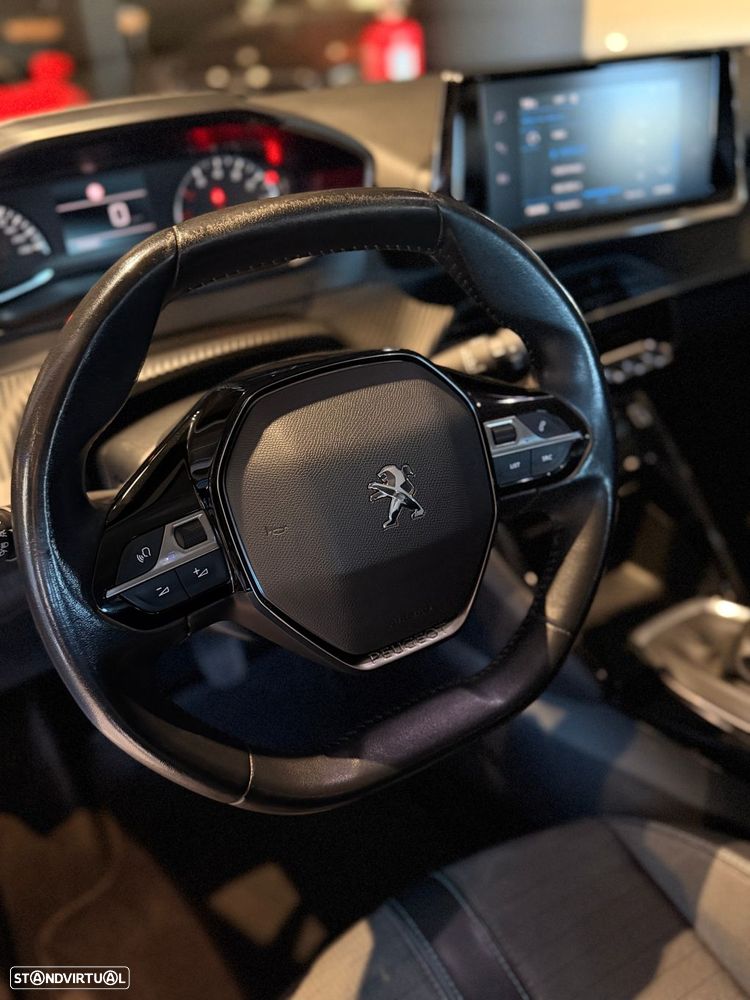 Peugeot 2008 1.2 PureTech Allure Pack - 20