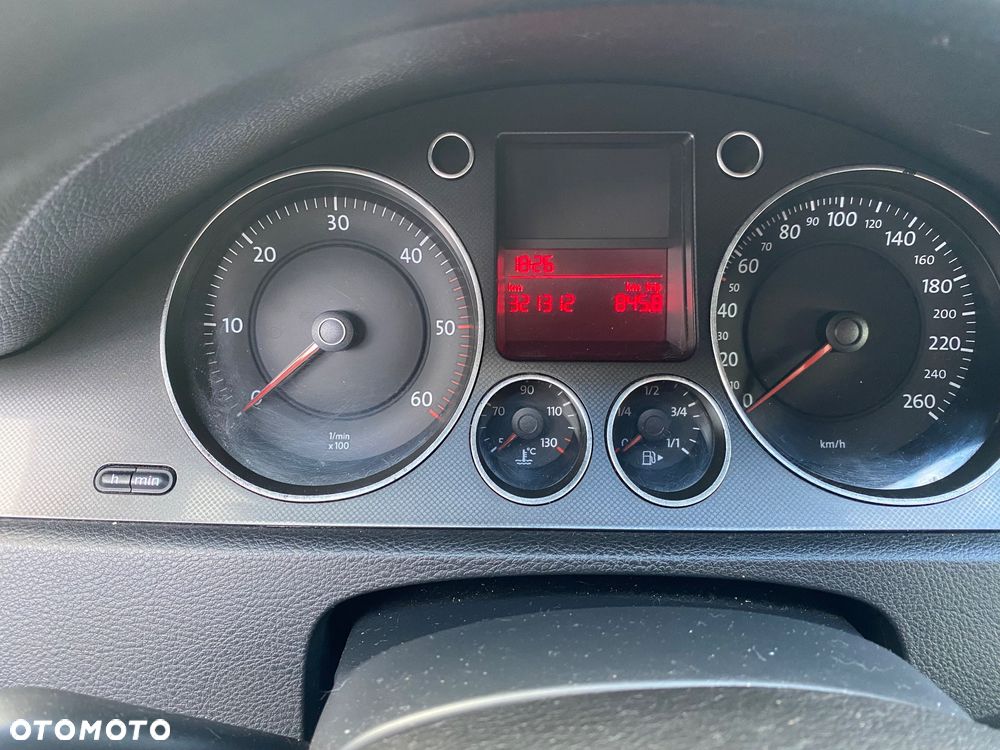 Volkswagen Passat 1.9 TDI Comfortline - 10