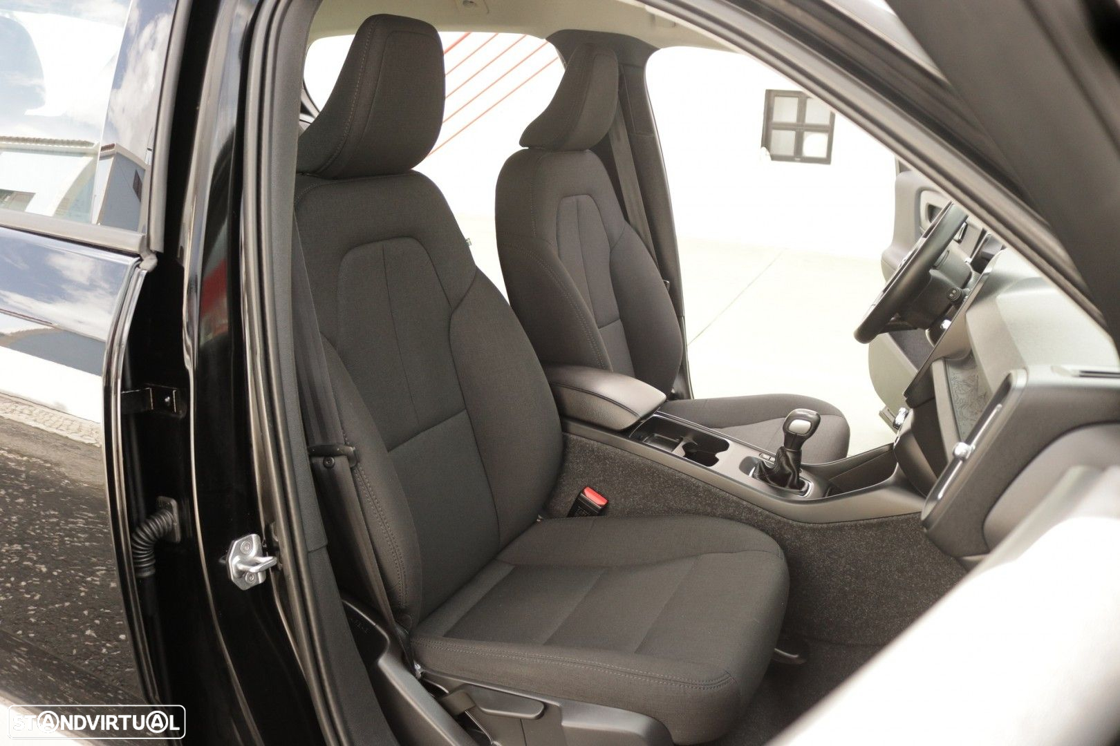 Volvo XC 40 1.5 T2 Momentum Core - 22