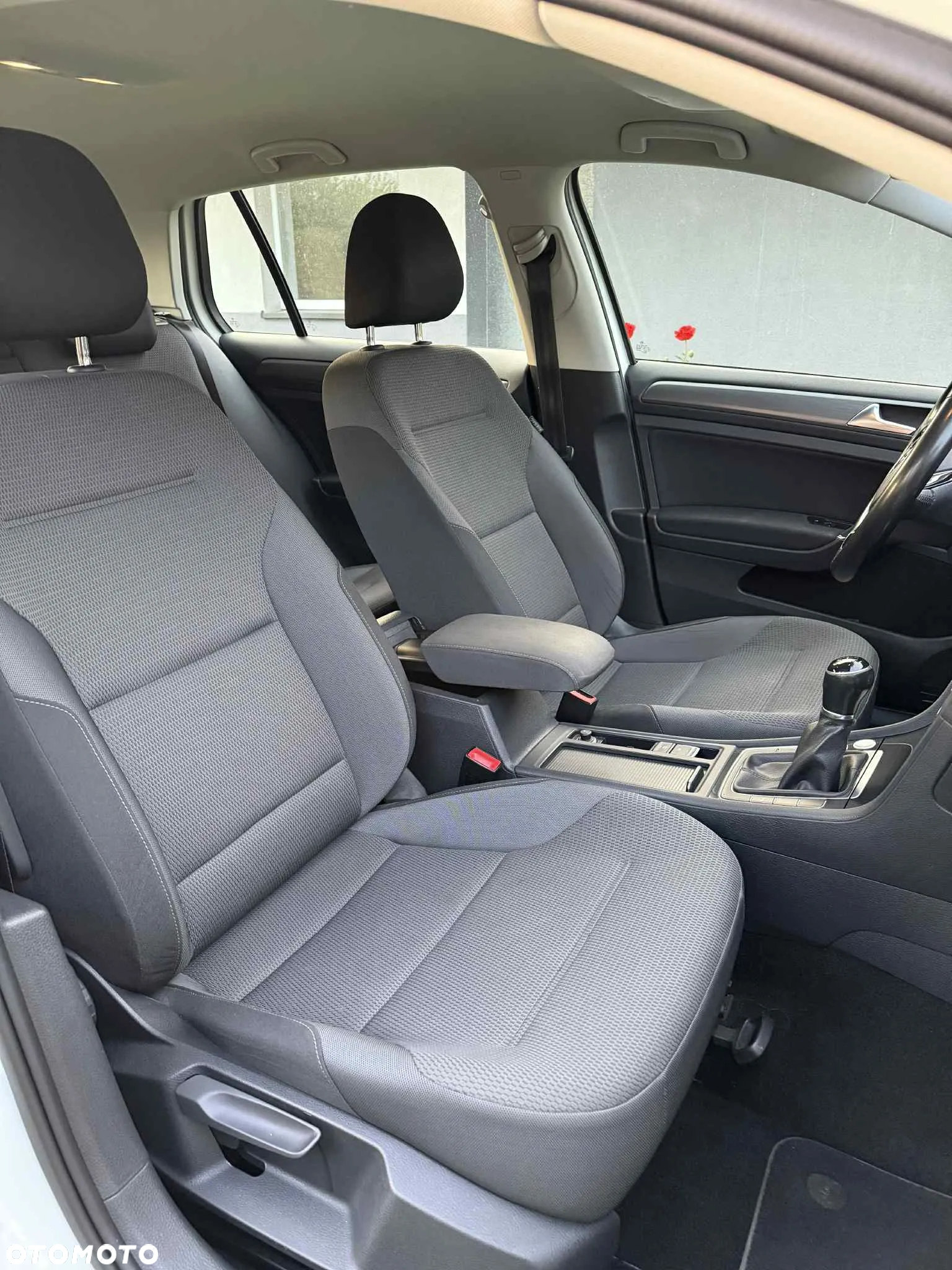 Volkswagen Golf 1.6 TDI (BlueMotion Technology) Comfortline - 13