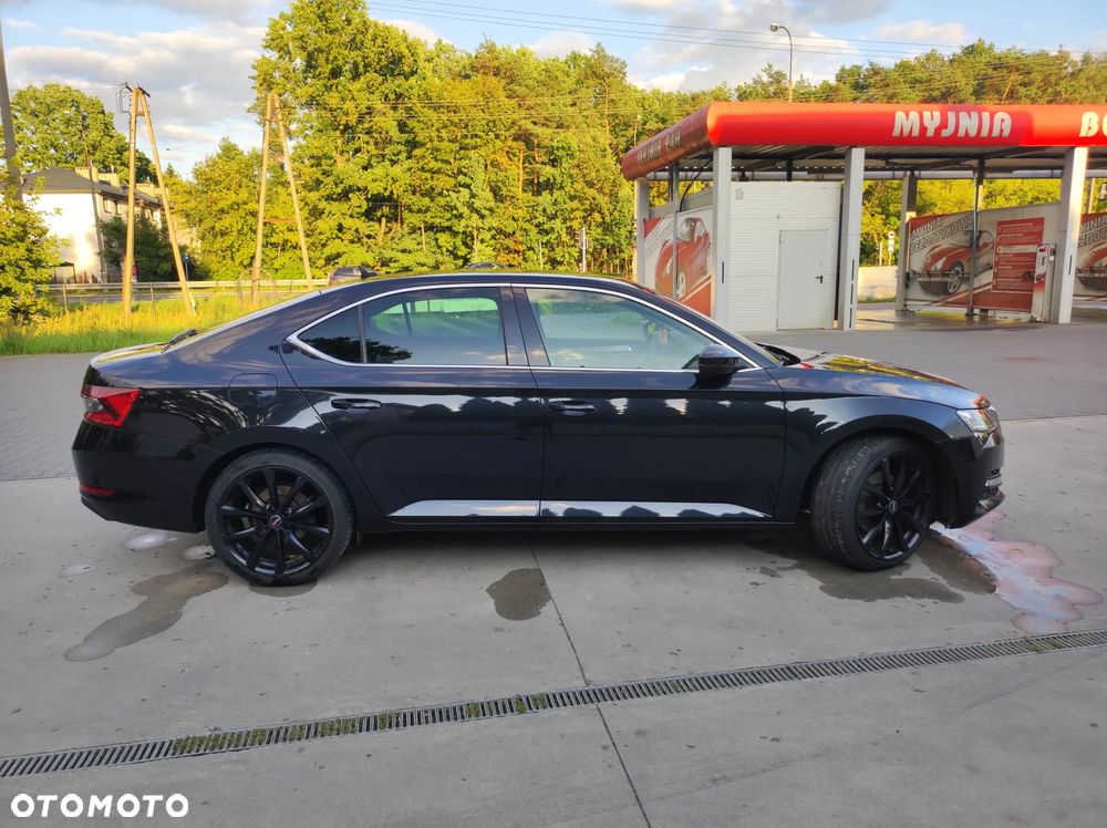 Skoda Superb 2.0 TDI SCR Ambition - 7