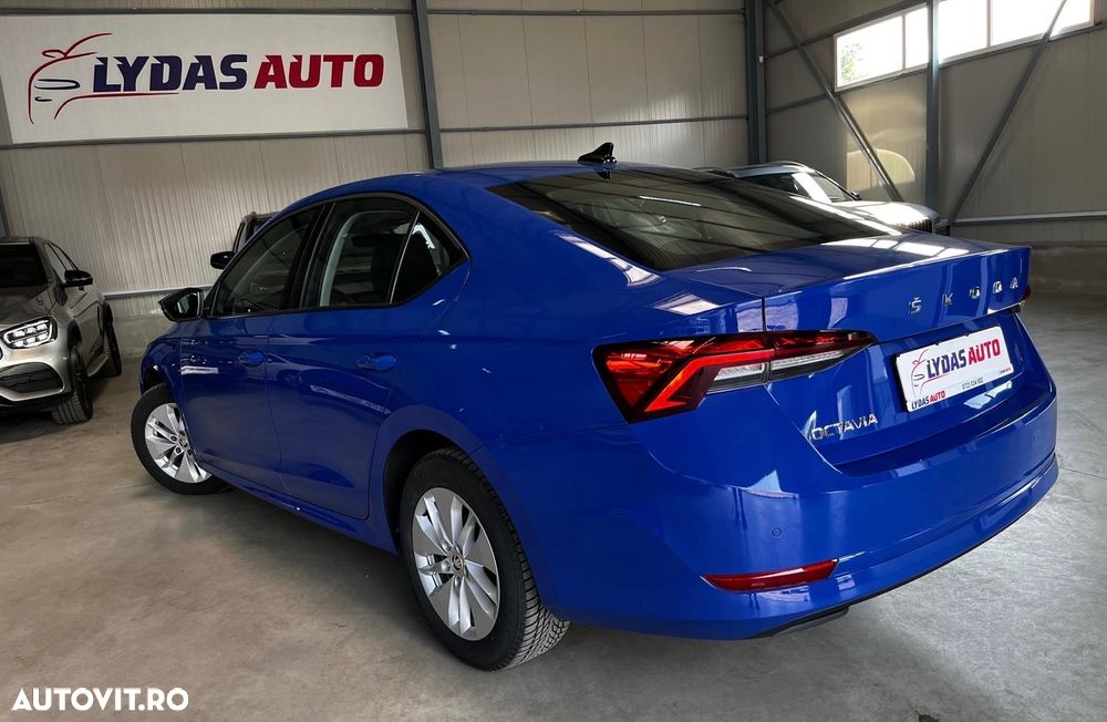 Skoda Octavia 2.0 TDI DSG Ambition - 3