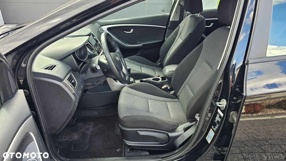 Hyundai i30 blue 1.6 CRDi Trend - 8