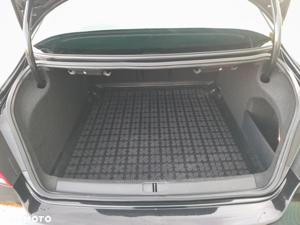 Volkswagen CC 2.0 TDI BlueMotion Technology DSG - 27