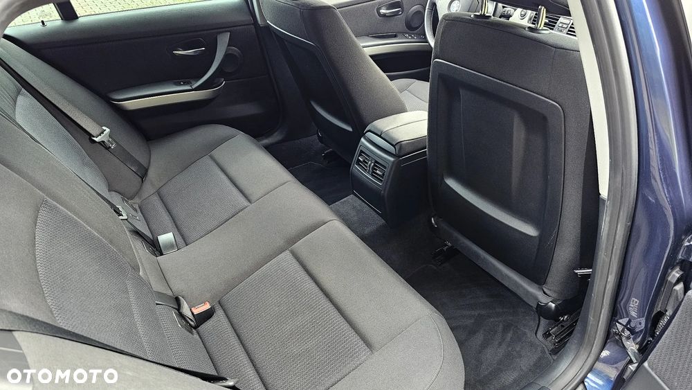 BMW Seria 3 320d Luxury Line - 18