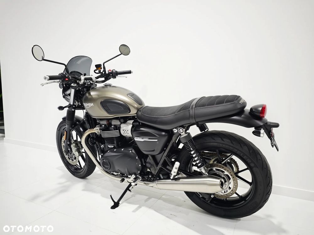 Triumph Bonneville - 15