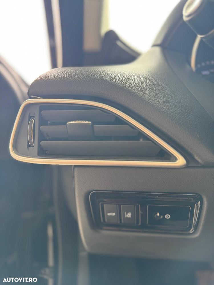 Jaguar XE 20d Aut. Portfolio - 29