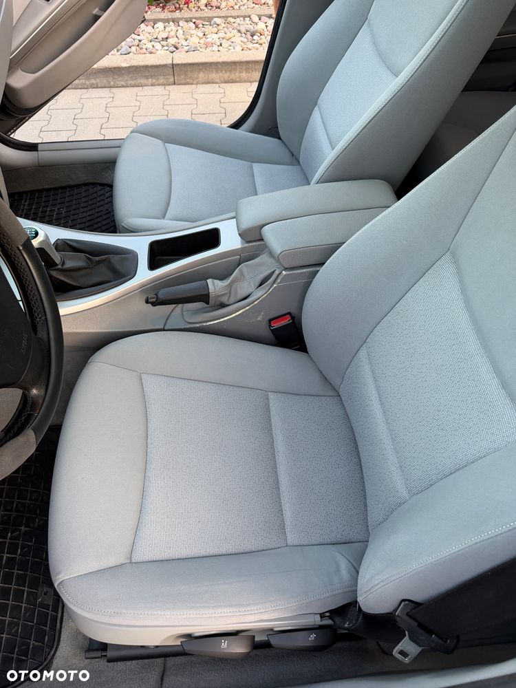 BMW Seria 3 320d - 9