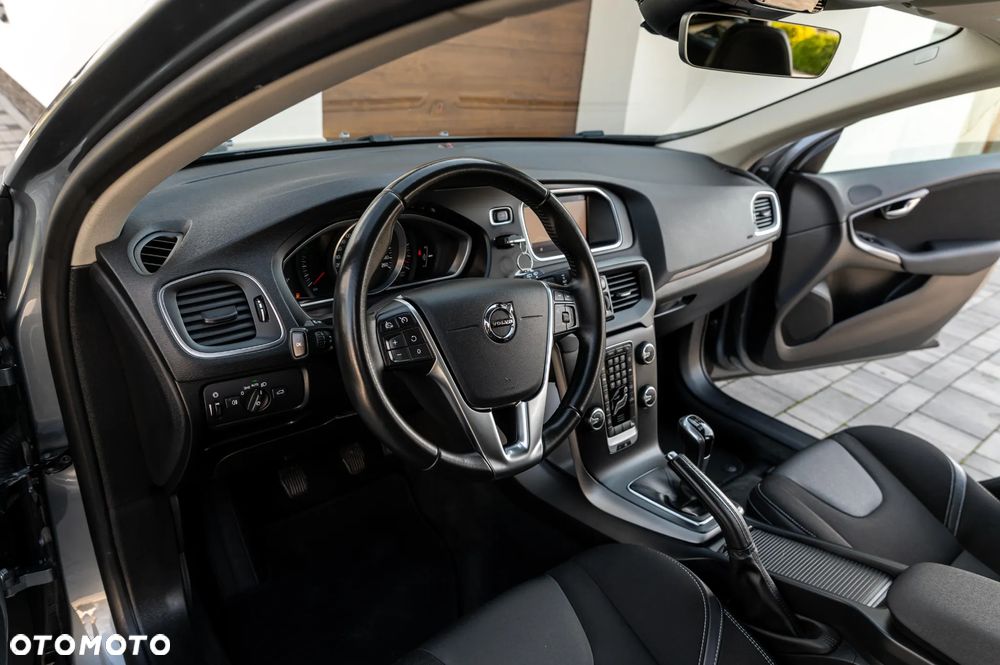 Volvo V40 D2 Momentum - 33