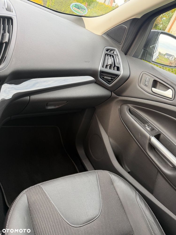 Ford Kuga - 17