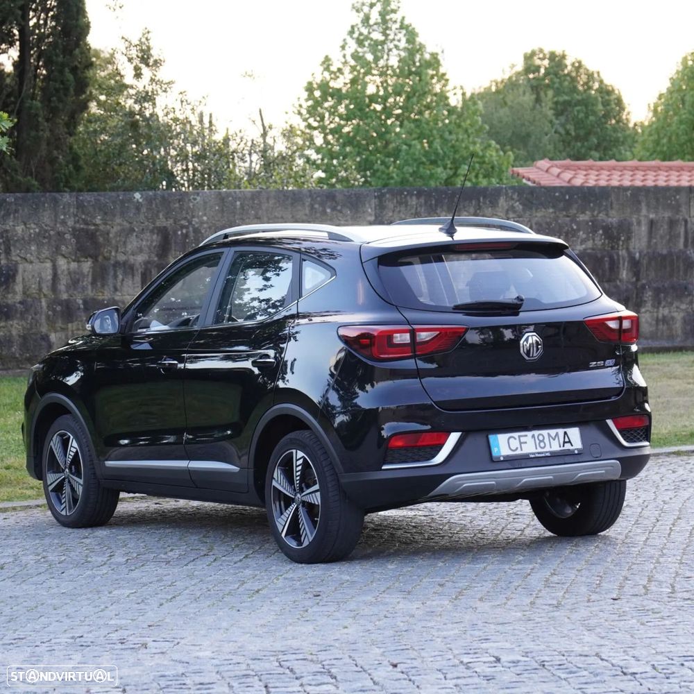 MG ZS EV 44.5 kWh Luxury - 41