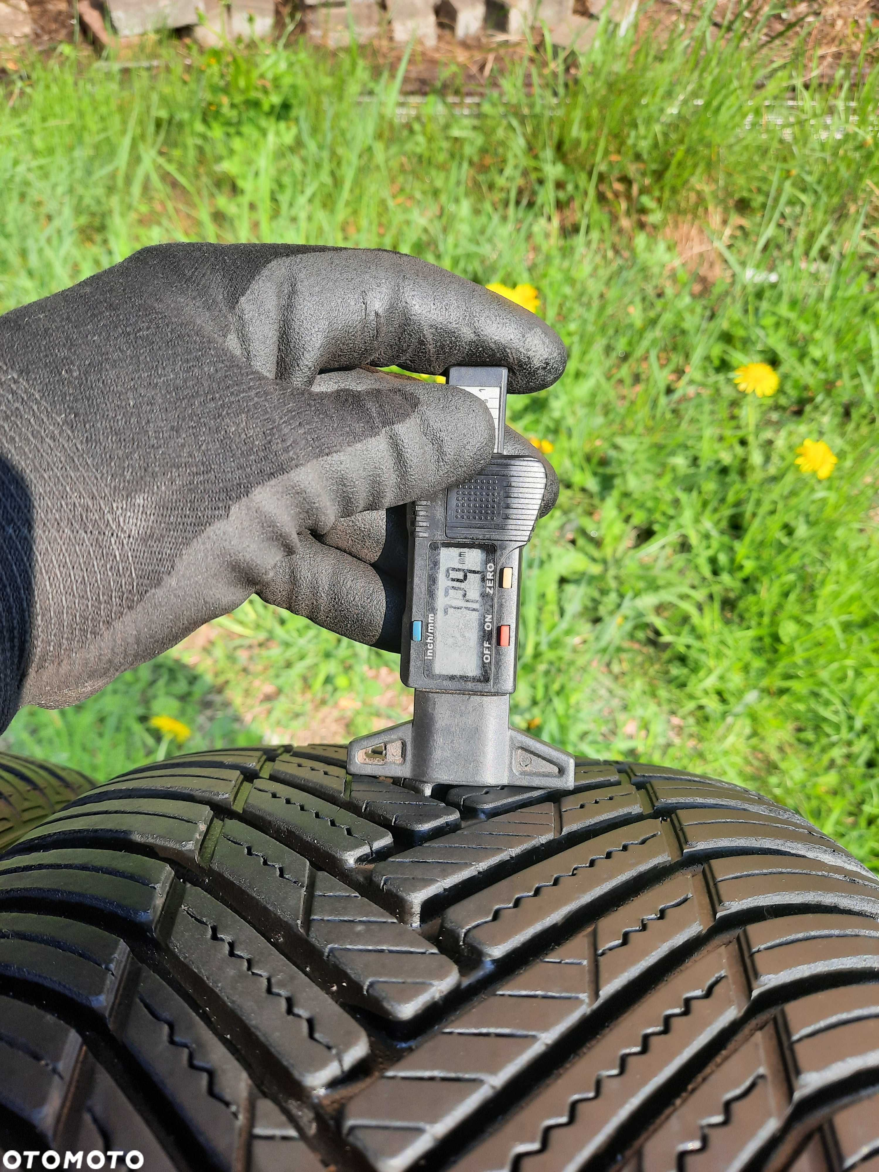 Opony wielosezonowe klasy średniej HANKOOK 235/45/18 ok. 7 mm 2023 r - 3