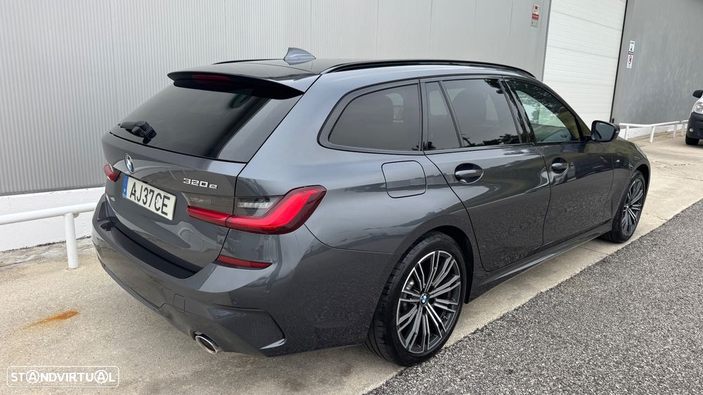 BMW 320 e Pack Desportivo M Auto - 20