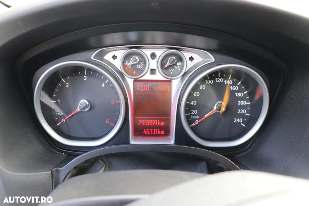 Ford Focus 2.0 TDCI 136 Ghia - 11