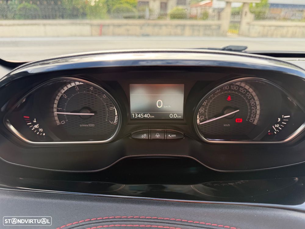 Peugeot 208 1.6 e-THP GTi by Sport - 31