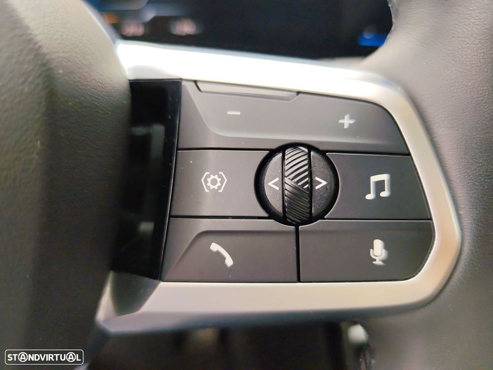 BMW iX1 eDrive20 Pack Desportivo M - 19