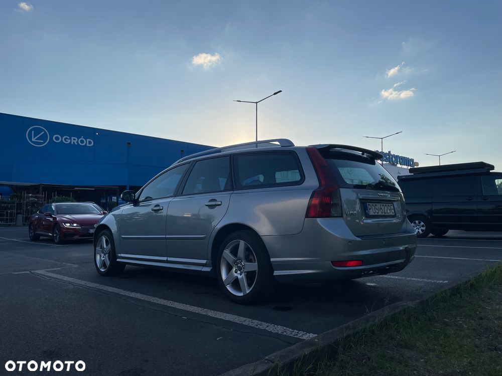 Volvo V50 2.0D R-Design Momentum - 4