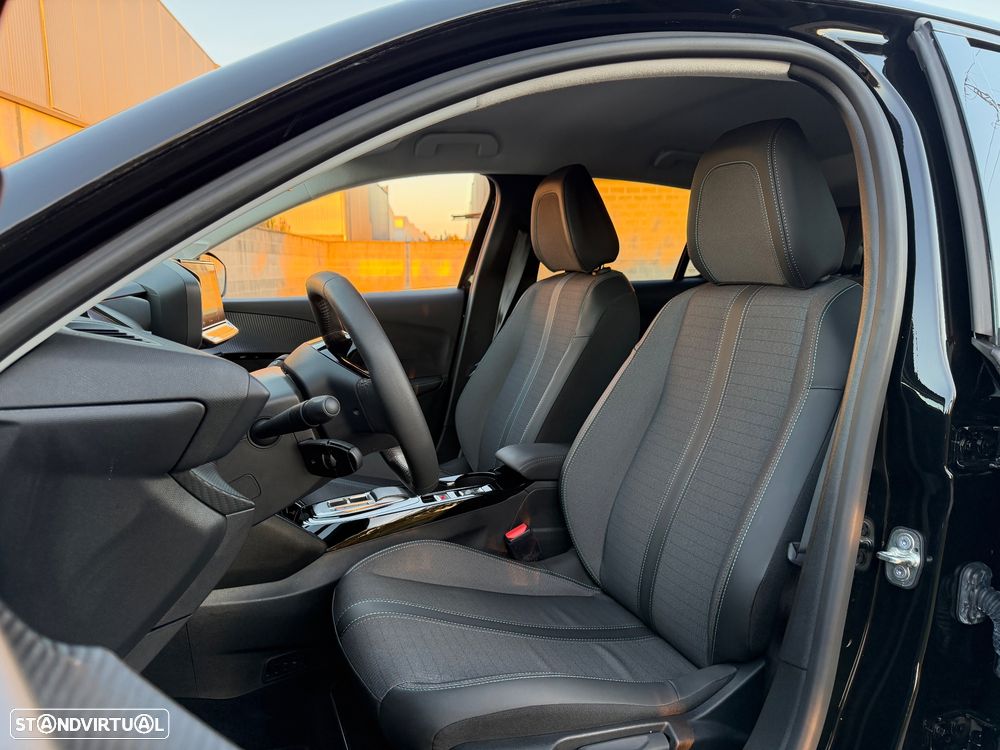 Peugeot e-208 Allure Pack - 4