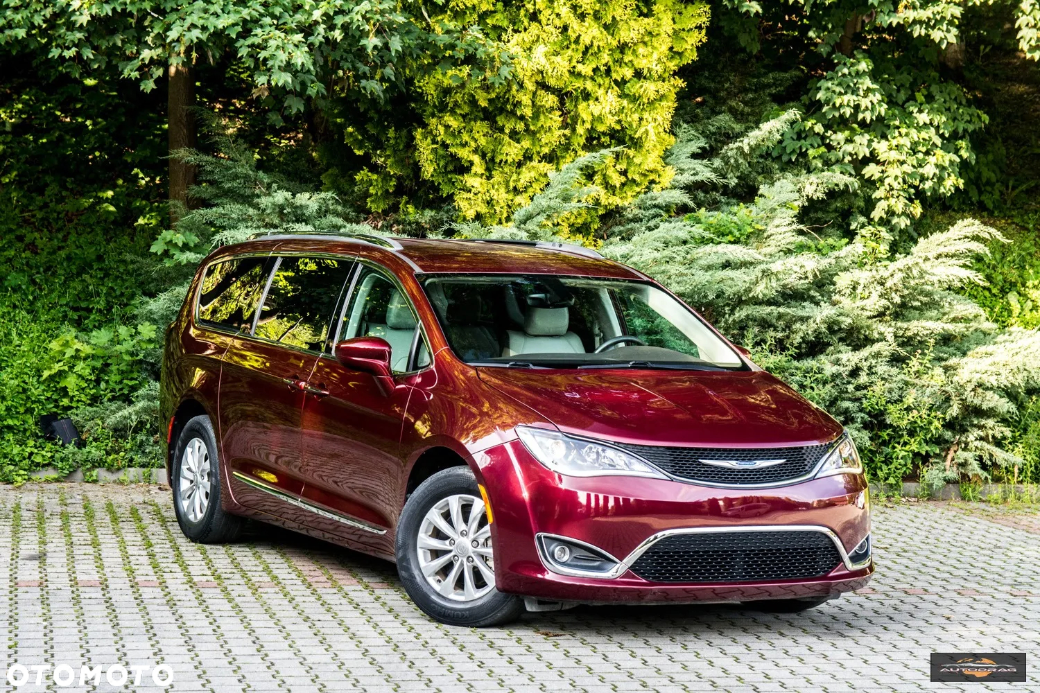 Chrysler Pacifica - 11