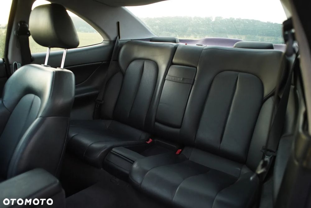 Mercedes-Benz CLK - 12