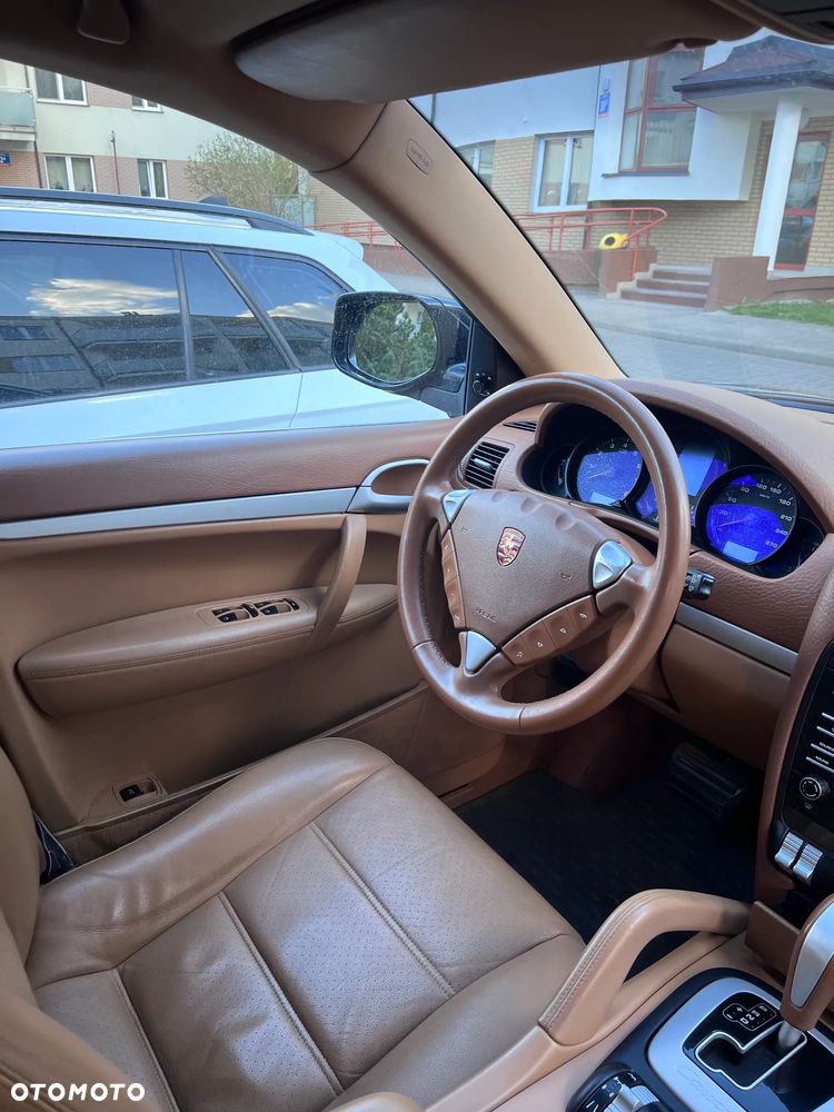 Porsche Cayenne - 7