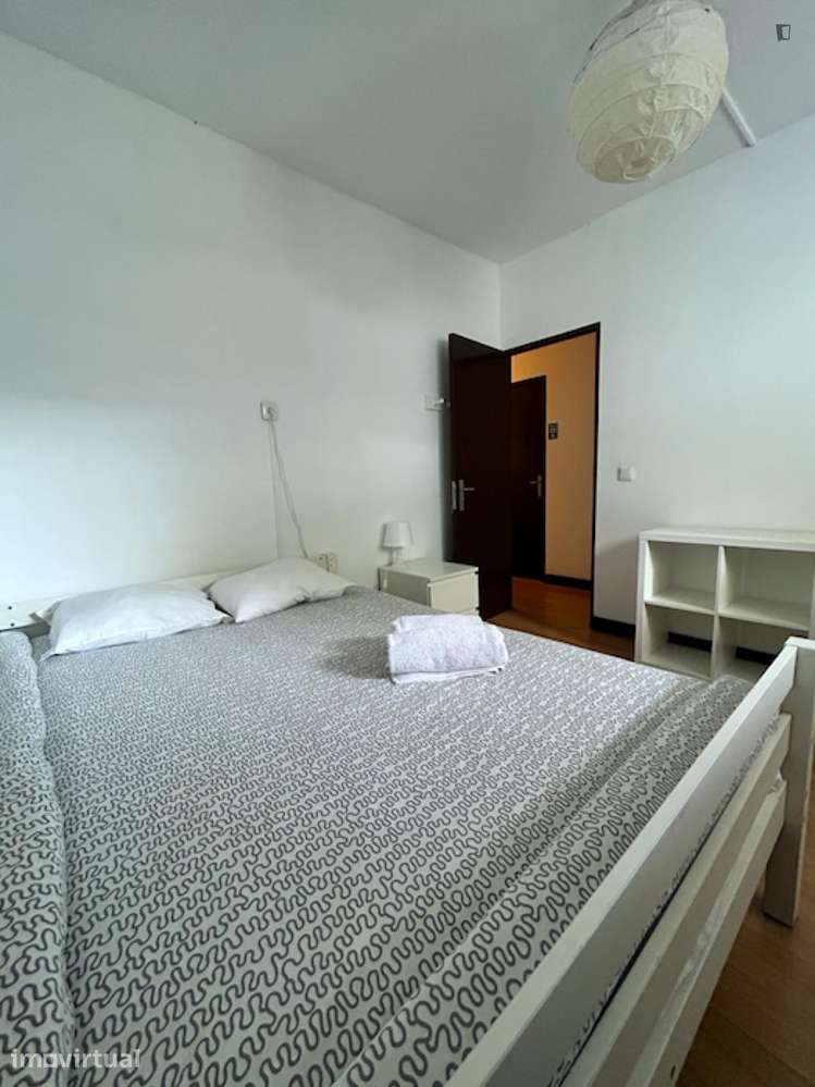 Quarto - localizado em Paranhos Porto - Grande imagem: 4/29