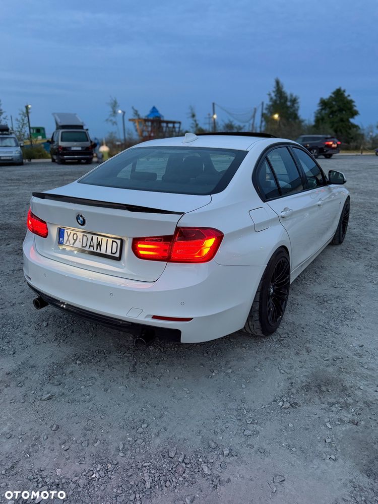 BMW Seria 3 320d DPF Edition Sport - 7