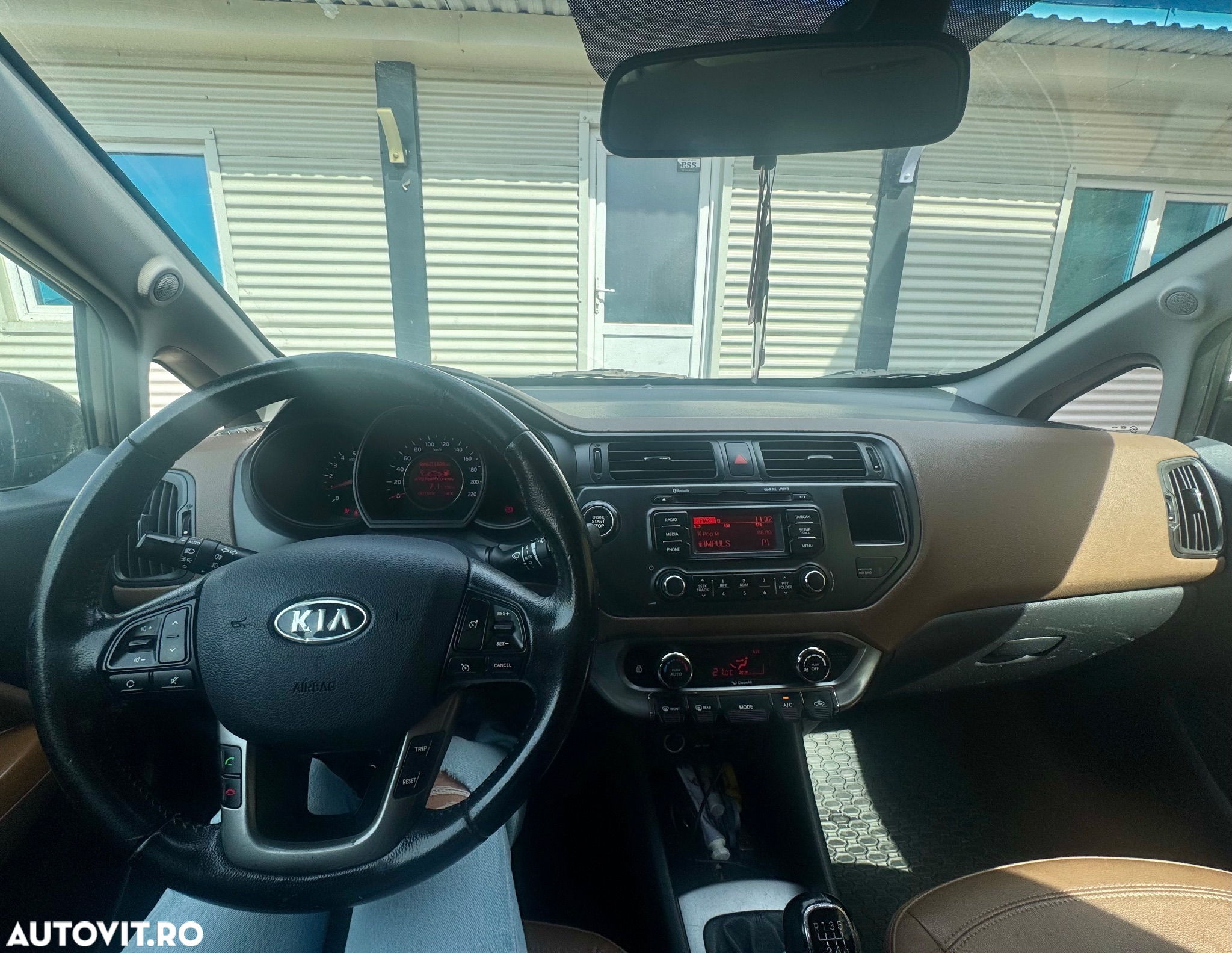Kia Rio - 5