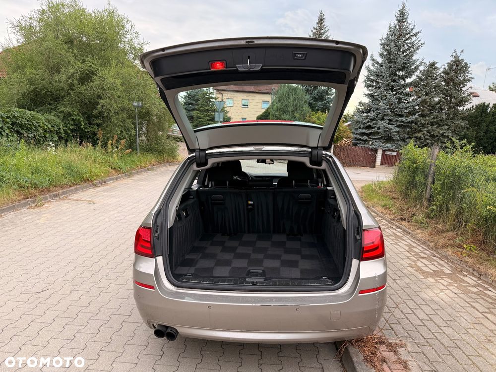 BMW Seria 5 528i - 14