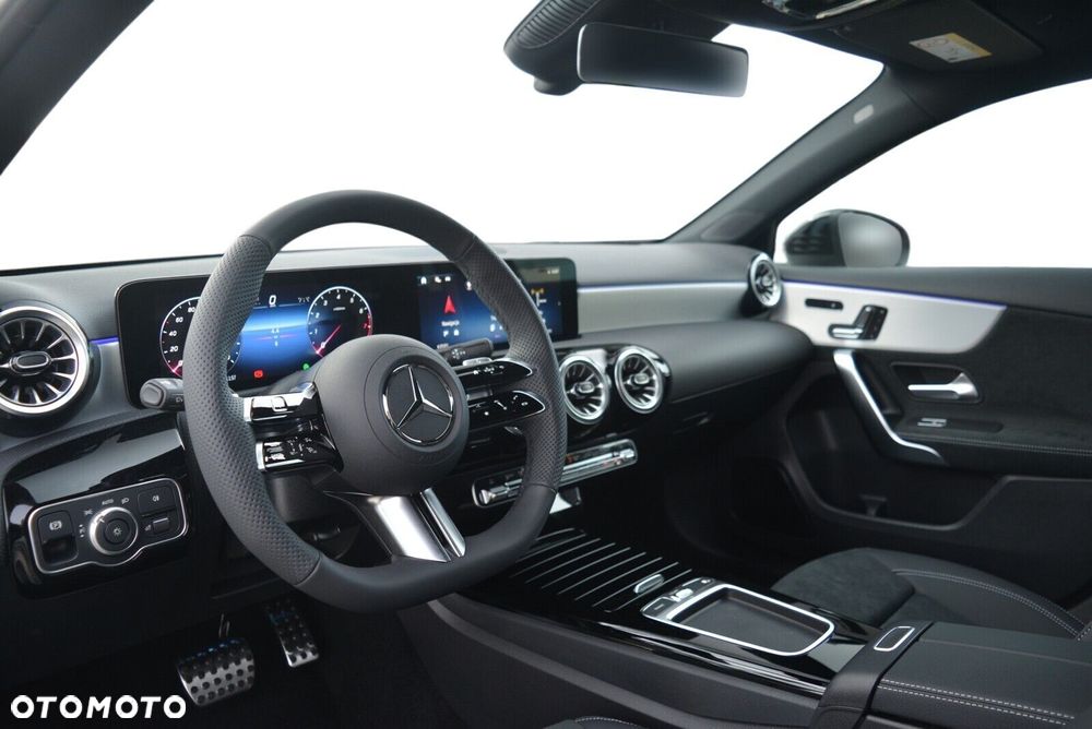 Mercedes-Benz Klasa A 200 AMG Line 7G-DCT - 7