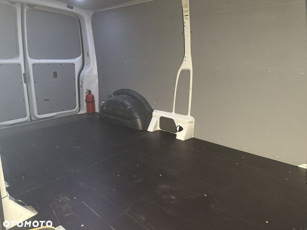 Volkswagen Transporter - 18