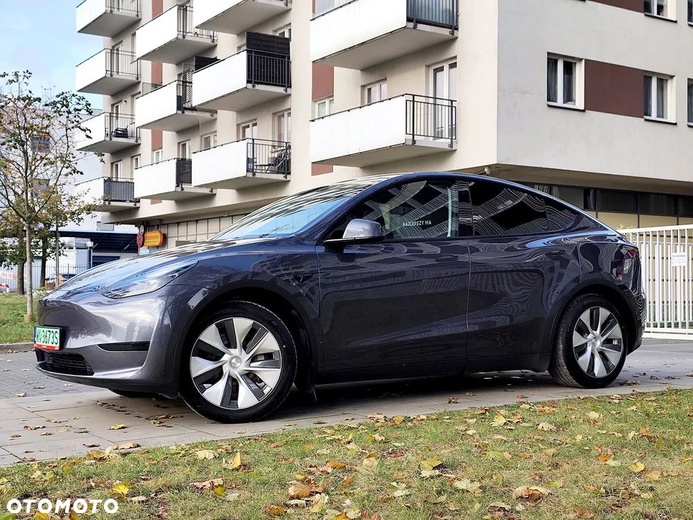 Tesla Y - 2